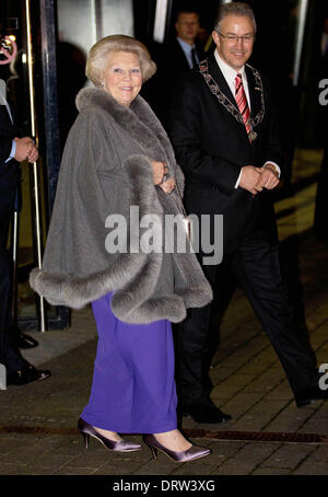 Ahoy Rotterdam, Niederlande. 1. Februar 2014. Niederländische Prinzessin Beatrix besucht die nationale Feier der Herrschaft von Königin Beatrix in Ahoy Rotterdam, Niederlande, 1. Februar 2014. Ausschusses für nationale Investitur organisierte eine Feier danke Beatrix für ihre 33 regierende Königin der Niederlande mit der Show "Beatrix, traf Hart En Ziel" (mit Herz und Seele). Es ist das Ende der Feier der Investitur-Komitees. Prinzessin Beatrix war Königin von 30. April 1980 bis 30. April 2013. Foto: Albert Nieboer //dpa/Alamy Live-Nachrichten Stockfoto