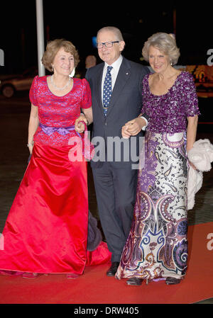 Ahoy Rotterdam, Niederlande. 1. Februar 2014. Pieter van Vollenhoven, Prinzessin Margriet (L) und Prinzessin Irene der Niederlande zu besuchen die nationalen Feier der Königin Beatrix Herrschaft in Ahoy Rotterdam, Niederlande, 1. Februar 2014. Ausschusses für nationale Investitur organisierte eine Feier danke Beatrix für ihre 33 regierende Königin der Niederlande mit der Show "Beatrix, traf Hart En Ziel" (mit Herz und Seele). Es ist das Ende der Feier der Investitur-Komitees. Prinzessin Beatrix war Königin von 30. April 1980 bis 30. April 2013. Foto: Albert Nieboer / Stockfoto