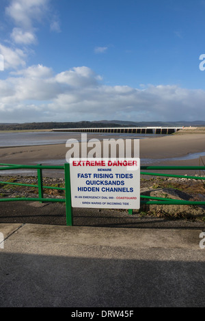 Warnzeichen bei Arnside auf der River Kent-Mündung, Morecambe Bay, Lancashire. Stockfoto