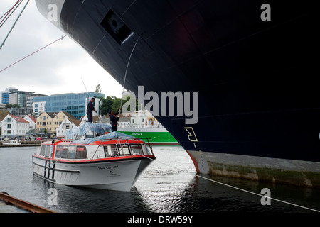 Kreuzfahrtschiff-Saga Sapphire wird während eines Halts über in Stavanger übermalt Stockfoto