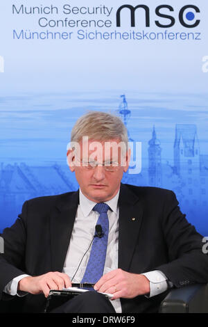 (140202)--München, 2. Februar 2014 (Xinhua)--schwedische Außenminister Carl Bildt nimmt an einer Sitzung der Münchner Sicherheitskonferenz in München, am 2. Februar 2014. (Xinhua/Zhang Fan) (axy) Stockfoto