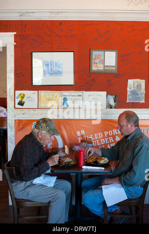 USA Mississippi MS Miss Yazoo Stadt Ubon BBQ Grill Barbecue Schweinefleisch Rippen südliche Nahrung diners Stockfoto