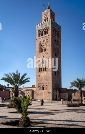 MARRAKESCH, MAROKKO - 21. JANUAR 2014: Das Minarett der Koutoubia-Moschee Stockfoto