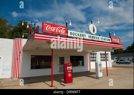 USA-Mississippi MS Miss Cleveland - alte Oldtimer Tankstelle an Dockery Farmen Geburtsstätte des Blues-Kreuzung Stockfoto