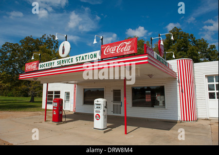 USA-Mississippi MS Miss Cleveland - alte Oldtimer Tankstelle an Dockery Farmen Geburtsstätte des Blues-Kreuzung Stockfoto