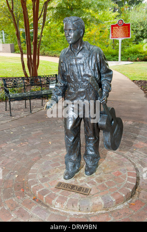 USA Mississippi MS Tupelo Elvis Aaron Presley Geburtsort Statue des jungen Elvis um 13 Uhr, Skulptur von Michiel Van der Sommen Stockfoto