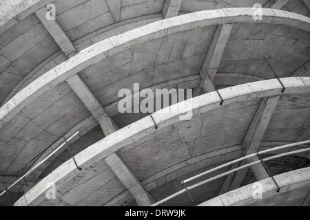 Abstrakte industrielle grauen Betonbau im Bau Stockfoto