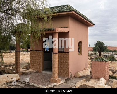 MARRAKESCH, MAROKKO - 22. JANUAR 2014: Kleines Gebäude auf dem jüdischen Friedhof (Miaara) im Viertel Mellah der Medina Stockfoto