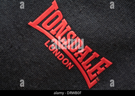 Lonsdale London Logo auf Trainingsanzug Böden Stockfoto