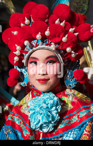 London, UK. 2. Februar 2014. Chinesisches Neujahr 2014 "Jahr des Pferdes", feiert man in London, Vereinigtes Königreich. 2. Februar 2014. Das chinesische Neujahr ist ein großes fest unter den chinesischen Gemeinden in London und auf der ganzen Welt. Londons chinesischen Neujahrsfest sind die größten außerhalb Asiens, und in China Town und dem Trafalgar Square stattfinden. Alamy Live-Nachrichten Stockfoto