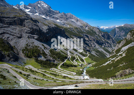 Motorräder auf der Stelvio Pass, Passo Dello Stelvio, Stilfser Joch, Bormio nach Trafoi in den Alpen, Norditalien unterwegs Stockfoto