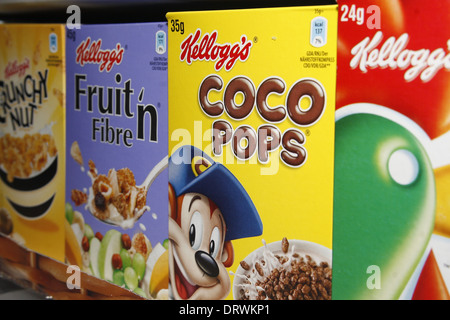 Reihe von kellogg's Multi Pack Getreide Stockfoto