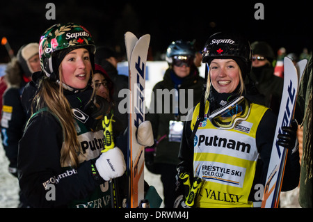 DuFour-LaPointe Schwestern feiern FIS Freestyle Ski World Cup 2014 Buckelpisten, Deer Valley Resort und Park City, Utah Stockfoto