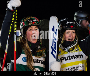 DuFour-LaPointe Schwestern feiern FIS Freestyle Ski World Cup 2014 Buckelpisten, Deer Valley Resort und Park City, Utah Stockfoto