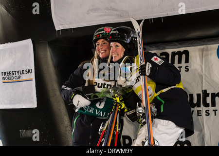 Chloe DuFour-LaPoint (L) & Justine DuFour-LaPointe (Rt) Podium bei FIS Freeski WM 2014 Stockfoto