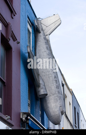 3D Kunstwerke an den Fassaden in Camden Town High Street Stockfoto