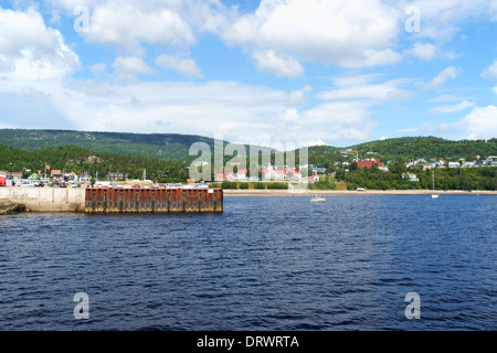 Die kleine Stadt von Tadoussac Aussicht von Saint Lawrence River, Quebec, Kanada Stockfoto