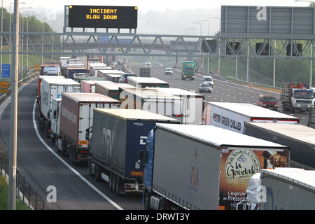 Essex, UK, 25. Mai 2012 auf Lager Bilder des Verkehrs auf der M25 Junction 29 bis 28 Stockfoto