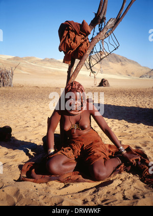 Himbas, Serra Cafema, Namibia, Afrika. Stockfoto