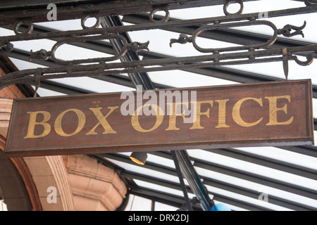 Ein Box-Office-Zeichen außerhalb Palace Theatre in Londons West End Stockfoto