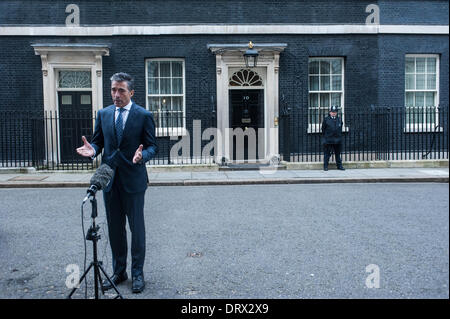 London, UK - 3. Februar 2014: NATO-Generalsekretär, Herr Anders Fogh Rasmussen release Interviews nach einem Treffen mit Premierminister David Cameron in der Downing Street. Bildnachweis: Piero Cruciatti/Alamy Live-Nachrichten Stockfoto