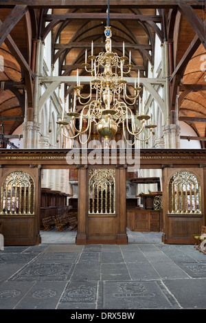 Innenraum der alten Kirche (Niederländisch: Oude Kerk) in Amsterdam, Holland, Niederlande. Stockfoto