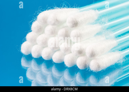 Makro aus einem Haufen von Wattestäbchen Stockfoto