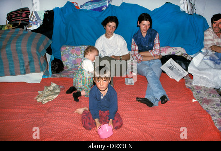Kosovo-Flüchtlinge vertrieben aus dem Krieg im Kosovo UN Durchgangslager in Tirana im Jahr 1999, Albanien Stockfoto
