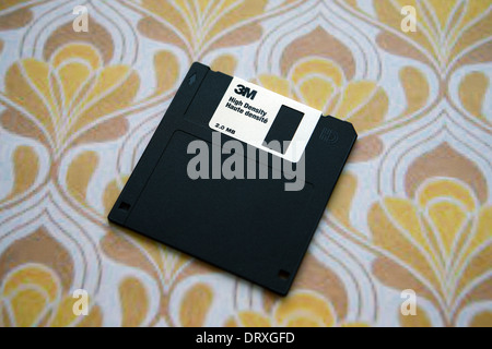 Diskette vor 70er Jahre Tapete Hintergrund Stockfoto