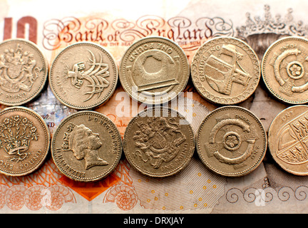 Pfund-Münzen und Banknoten, London Stockfoto