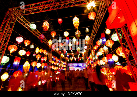 Chiang Mai-AUGUST 27: "Laterne Tunnel" in Thailand internationale Laternenfest am 27. August 2013 in Chiang Mai. Stockfoto