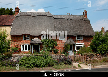 Strohgedeckten Hütten im Dorf Cropredy, Oxfordshire Stockfoto