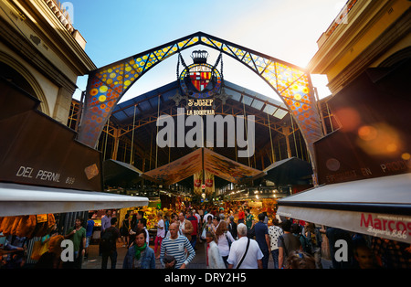 La La Boqueria (Mercat de Sant Josep De La Boqueria) auf La Rambla. Barcelona. Katalonien. Spanien Stockfoto