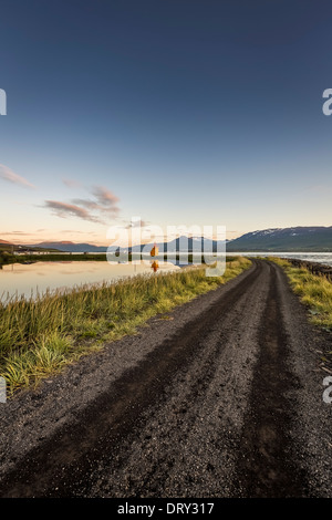 Leere Straße, Eyjafjordur, Akureyri, Island Stockfoto