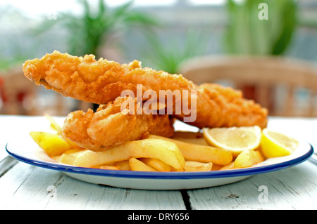 Traditionelle englische Fish &amp; chips Stockfoto