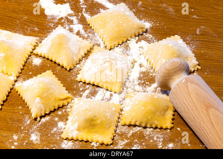 Handgemachte Agnolotti, typisch Piemont Nudeln Stockfoto