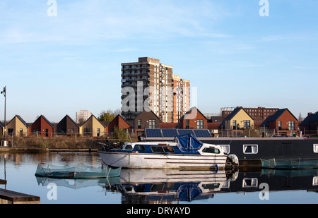 Neuen Kanal Becken Liegeplätze und künstlichen See zwischen Ashton und Rochdale Kanäle Ancoats neue Islington Manchester England Stockfoto