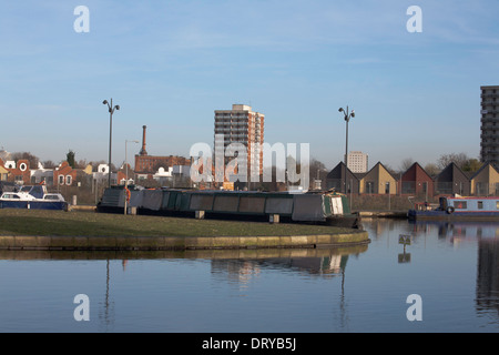 Neuen Kanal Becken Liegeplätze und künstlichen See zwischen Ashton und Rochdale Kanäle Ancoats neue Islington Manchester England Stockfoto