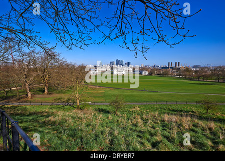 Greenwich ist bemerkenswert für seine maritime Geschichte und seinen Namen auf dem Nullmeridian (0° Längengrad) Stockfoto