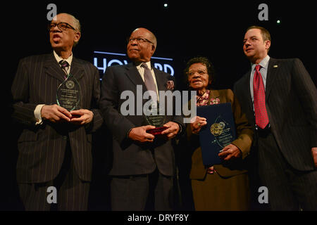 Washington, District Of Columbia, USA. 4. Feb hält 2014.The Republican National Committee seinen zweiten jährlichen schwarz republikanischen Trailblazer Awards am Howard Theater in Washington, DC Dienstag. Preisträger gehörten ehemalige Assistant Secretary Of Labor WILLIAM C. BROOKS of Michigan; ehemaliger Richter am Obersten Gerichtshof Ohio SANDRA J. HARPER; und ehemalige US Health And Human Services Staatssekretär Dr. LOUIS W. SULLIVAN. Zu Ehren der schwarzen Geschichte Monat die RNC auch 30-Sekunden-Radio-Spots in schwarz Medienmärkte ausrollen '' "D.C. Credit: ZUMA Press, Inc./Alamy Live News Stockfoto