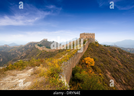 die chinesische Mauer im Herbst Stockfoto
