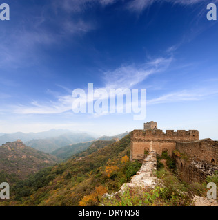 die chinesische Mauer im Herbst Stockfoto