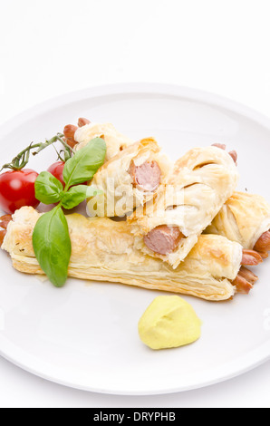 Frankfurter und Blätterteig Stockfoto