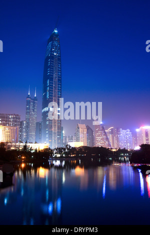 Shenzhen Skyline bei Nacht Stockfoto