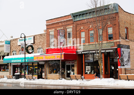 Historische Gebäude in der Altstadt von Wisconsin Dells im Winter. Stockfoto