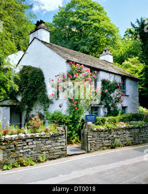 Dove Cottage. Haus der Dichter William Wordsworth und später Thomas deQuincey im Dorf Grasmere im Nationalpark Lake District, Cumbria, England Stockfoto