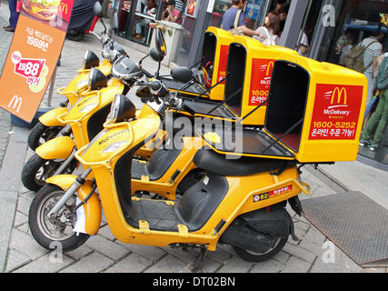 Südkorea: McDonalds Lieferservice in Seoul Stockfoto