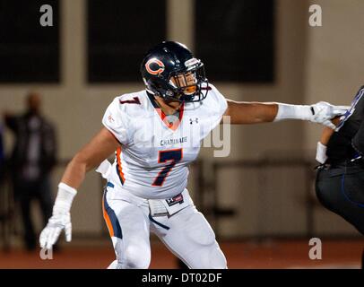 Los Angeles, CA, USA. 11. Oktober 2013. 11. Oktober 2013 Los Angeles, Kalifornien. Chaminade Adler und Colorado Buffaloes verbale Commit Linebacker (7) Rick Gamboa in Aktion während eines Fußballspiels zwischen der Chaminade Eagles und die Kathedrale Phantome an der Cathedral High School in Los Angeles, Kalifornien. Chaminade gewann das Spiel 48-7. (Obligatorische Credit: Juan Lainez / MarinMedia / Cal Sport Media) © Csm/Alamy Live-Nachrichten Stockfoto