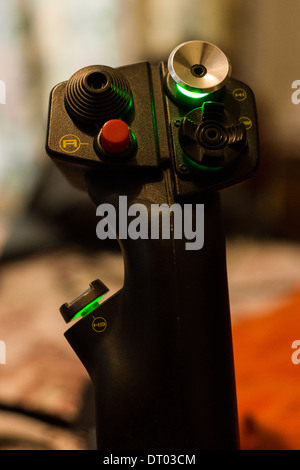 Saitek X65F Joystick Controller Flug Drosselklappe Stockfoto