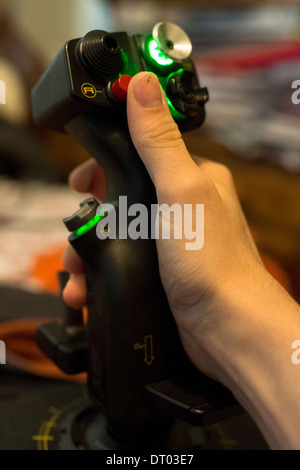 Joystick Saitek X65F Hand Daumen Flight Sticks Stockfoto